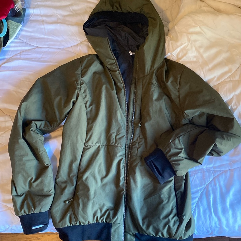 Women’s Norrona Røldal insulated hood jacket in olive night